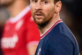 yabo-梅西焦点对战，费德勒与70激战TL分钟，大比分获胜胜负难料！全场沸腾不已-yabo